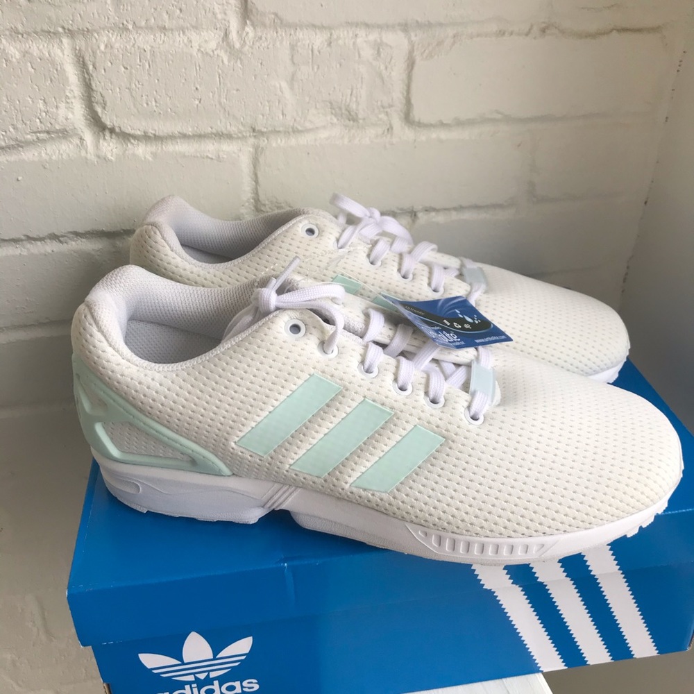 NWT Adidas White Sneakers Size 9.5